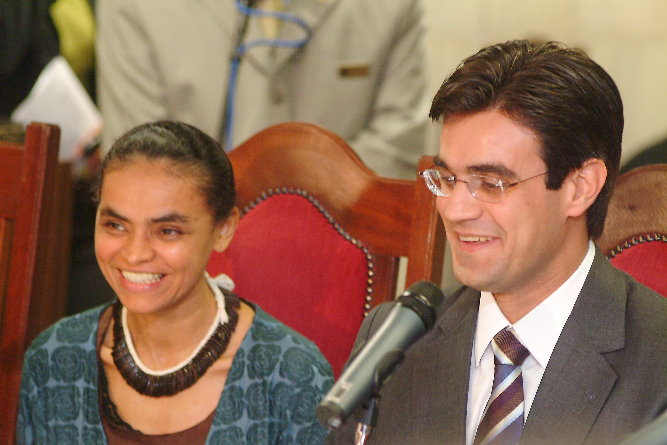 Ministra Marina Silva e presidente Rodrigo Garcia<a style='float:right;color:#ccc' href='https://www3.al.sp.gov.br/repositorio/noticia/03-2008/ministra e presidente077.jpg' target=_blank><i class='bi bi-zoom-in'></i> Clique para ver a imagem </a>